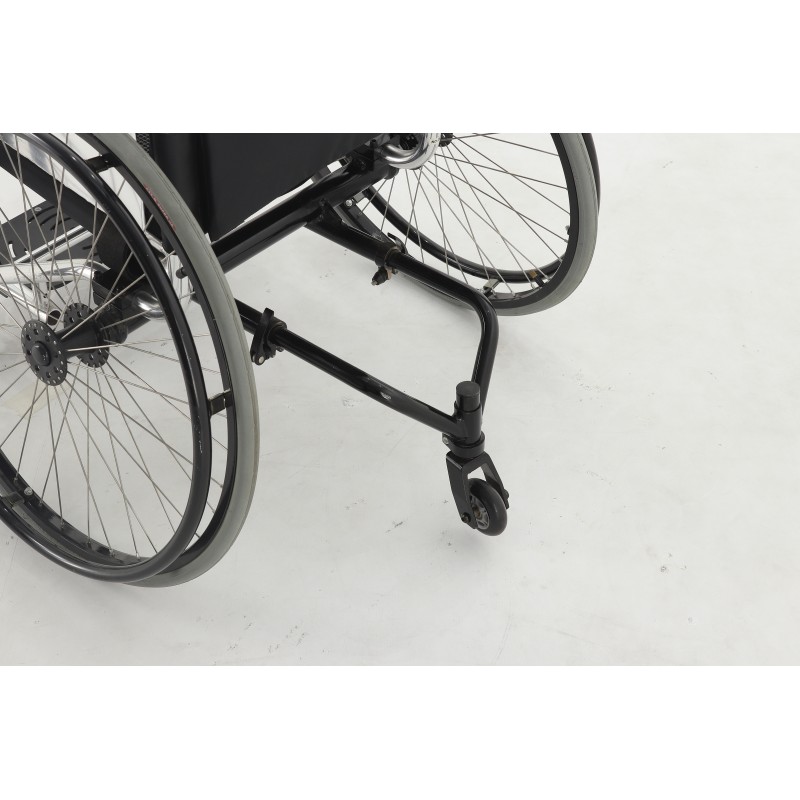 Лот 32 кресло-коляска FS756LQ