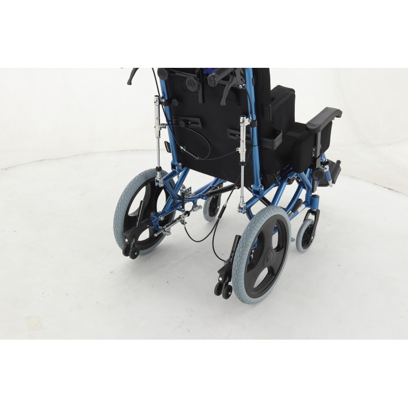 Лот 45 кресло-коляска FS218LQ