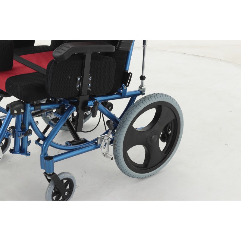 Лот 45 кресло-коляска FS218LQ