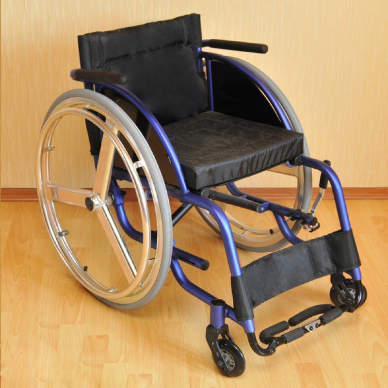 Кресло-коляска FS721L