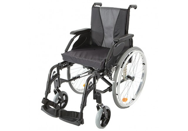 Инвалидная коляска облегченная Invacare Action 3NG с пневмат. шинами