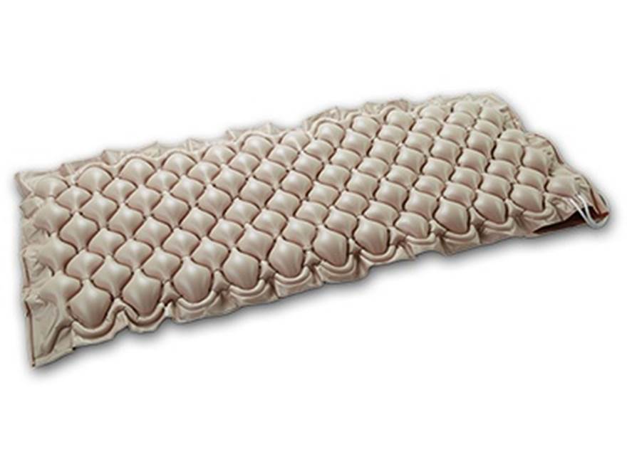 Как использовать противопролежневый матрас для лежачих больных