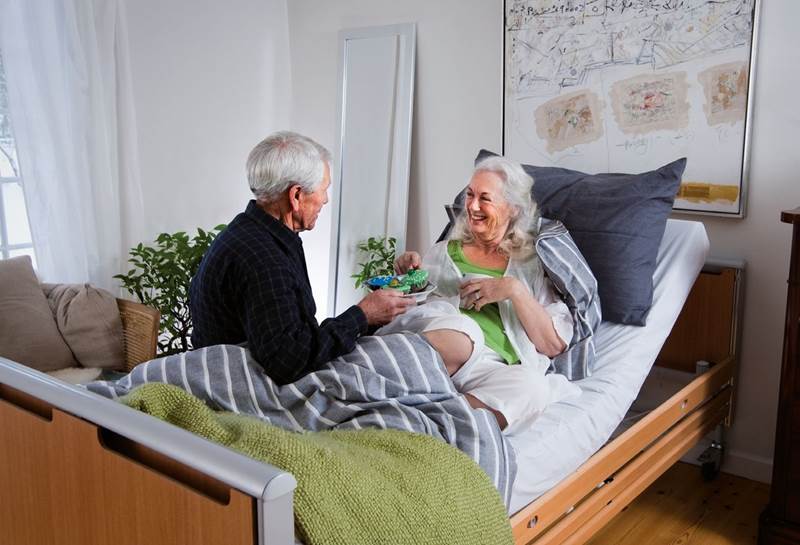 Отличительные черты ухода за лежачими больными в домашних условиях
